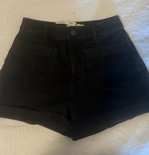 NWT Madewell Black High-Rise Denim Shorts thumbnail 1
