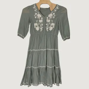 3271 | Lucky Brand Embroidered Tiered Midi Dress Sage Green Cotton Women L thumbnail 4