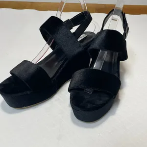 Steve Madden Carlyle‎ Women's Black Velvet Wedge Sandals Size 10M thumbnail 4