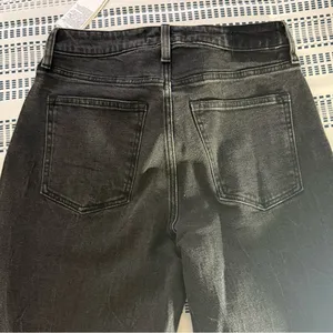 NWT Abercrombie & Fitch Curve Love High Rise Mom Jeans: Washed Black, Size 28 thumbnail 12