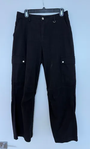 Princess Polly Black Cargo Pants in Size 6! thumbnail 1