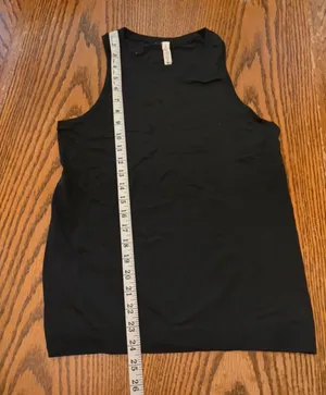 Lululemon Women’s Size 4 Black Seamless Athletic Tank Top thumbnail 3
