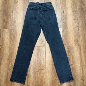 Madewell Curvy 90s Straight Leg Jeans Washed Black Size 29 Tall High Rise grunge thumbnail 9