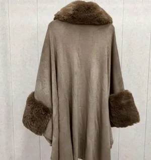 Stunning Soft, Faux Rabbit Fur Collar and Lapels, Cape - White - one size thumbnail 10