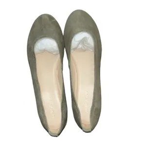 Violet & Red Ballet Flat Green Suede Leather
Shoes(Size 8.5M) thumbnail 3