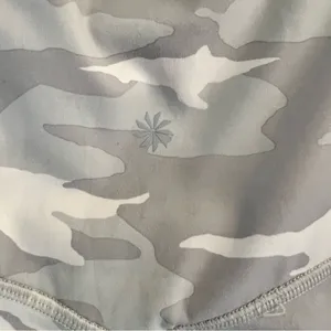 Athleta Elation Camo 7/8 Tights Size Small Gray Camouflage High-Rise‎ Leggings thumbnail 4