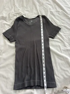 Ribbed Short-Sleeve Tee - Gray thumbnail 4