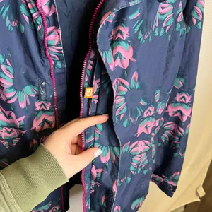Burton Living Lining Snowboard Jacket Womens Small Navy Blue Pink‎ Floral Hooded thumbnail 6