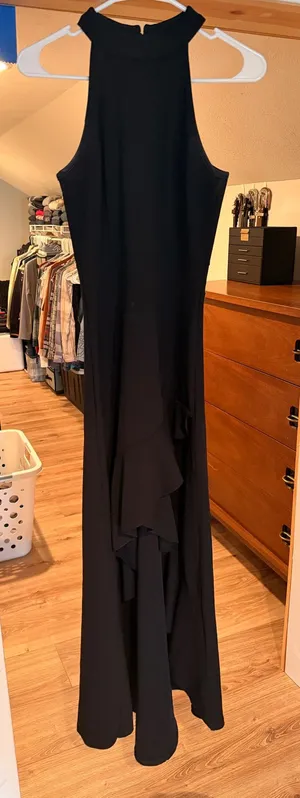 Simple Black Dress Size M thumbnail 1