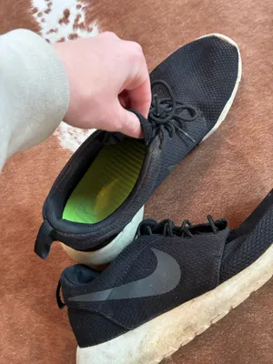 Nike Roshes men's size 11 Come as is no holes just wear! No longer sold thumbnail 5