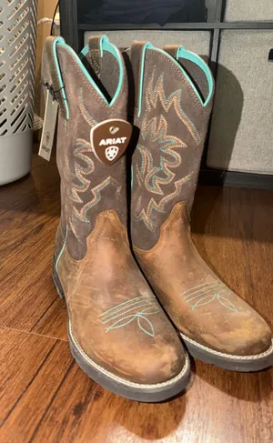 Women’s Ariat Boots thumbnail 1