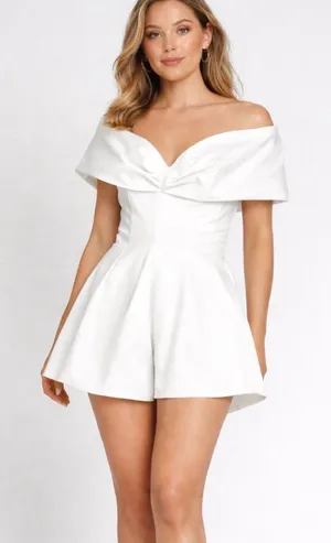 PrettyLittleThing size US 6 White Skort Dress Off Shoulder Structured Short(E12) thumbnail 1