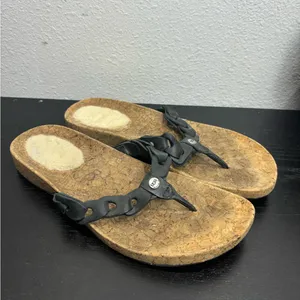 UGG Australia 7 Black‎ Leather Braided Thong Cork Flip Flops Shearling Sandals thumbnail 2