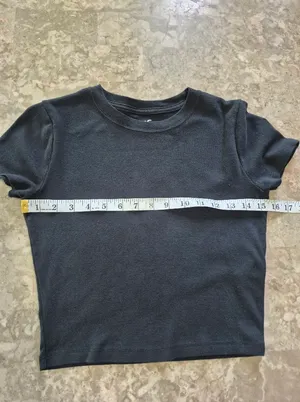 Hollister Must Have Collection Baby Tee Size Small thumbnail 5