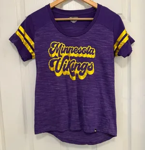 NWOT Women's Minnesota Vikings Purple Short Sleeve Shirt thumbnail 1