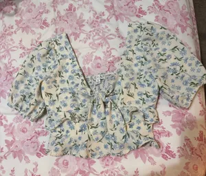 Boutique Floral top thumbnail 1