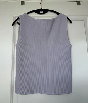 Abercrombie Top thumbnail 1