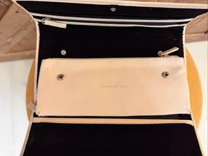 Pandora Jewelry Organizer Travel Case Cream Faux Leather Black Interior (9235) thumbnail 8