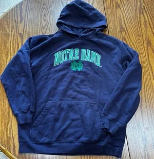 Notre Dame Sweatshirt Sz youth 18/20 fits like women’s small/medium thumbnail 1
