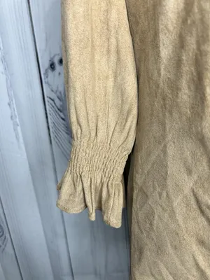 Aryeh Tunic Top Faux Suede Tan Camel V-Neck Smocked Ruffle Cuff Sz L Boho Chic thumbnail 4