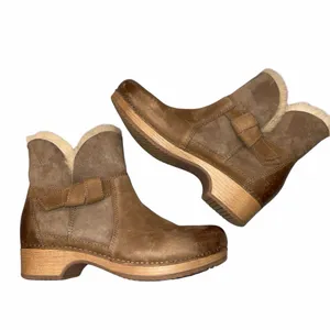 Dansko Nubuck Leather Water Resistant Shearling Lined Bessie Clogs Booties Shoes 38 thumbnail 7