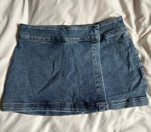 Garage skort thumbnail 1