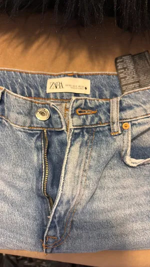 High-Waisted Jean Shorts ZARA thumbnail 2