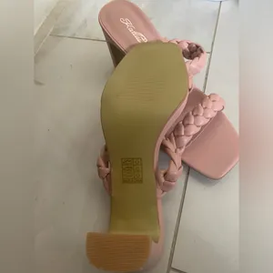 Braided Heels Size 9.5 thumbnail 2
