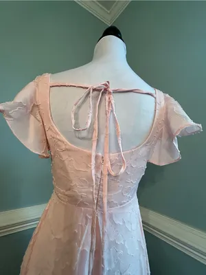 Elegant Pink Lace Maxi Dress with Flutter Sleeves thumbnail 4