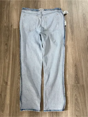 Abercrombie & Fitch The 90s Straight Ultra Hgh Rise Jeans Size 34 thumbnail 5