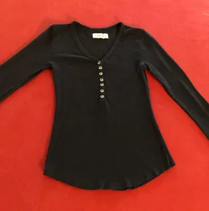 Abercrombie & Fitch soft and cozy black v-neck long sleeve t-shirt size XS thumbnail 1