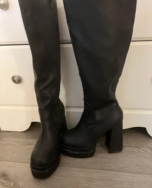 Black Platform Boots Size 8 thumbnail 4