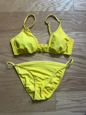 Yellow Bikini Target Set thumbnail 1