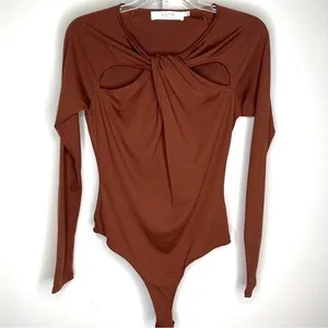 ASTR the Label Brown Twist Front Cutout‎ Long Sleeve Bodysuit Medium thumbnail 3