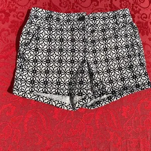 House Of CB Established 1962 black‎ & white geometric shorts size 6 thumbnail 2
