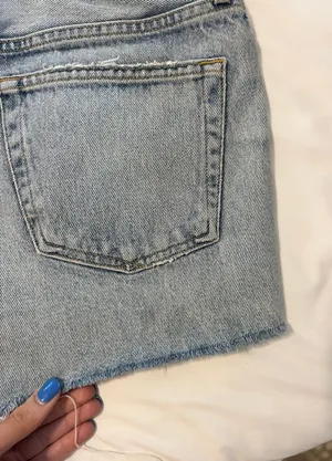 AGOLDE Parker Jean Shorts thumbnail 4
