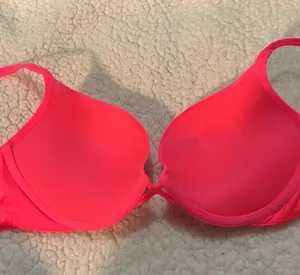Victoria’s Secret Very Sexy Push-Up thumbnail 3