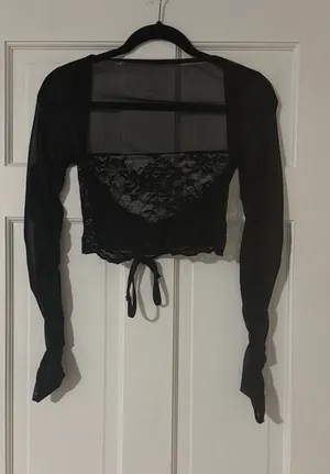 Woman’s Top Black thumbnail 1