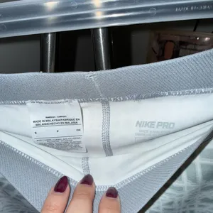 Nike Pro Light Gray Athletic Shorts thumbnail 2