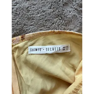 Saints + Secrets Yellow Floral Lace-Up Flare Sleeve Midi Dress Size 6 thumbnail 7