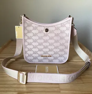 Purse thumbnail 2