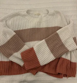 Sweater Multiple Size M thumbnail 1