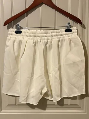 Forever 21 Cream Fleece Drawstring Sweat Shorts NWT thumbnail 3