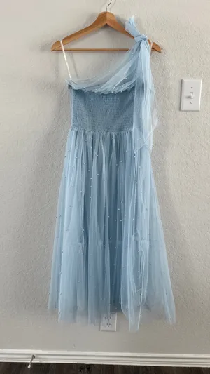 Altar'd State Arula x The Xquisite Ciel blue One Shoulder Pearl Tulle Midi Dress thumbnail 4