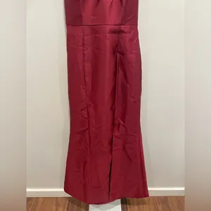 Alfred Sung V-Neck Halter Satin Trumpet Gown in‎ Burgundy Size 2 thumbnail 5