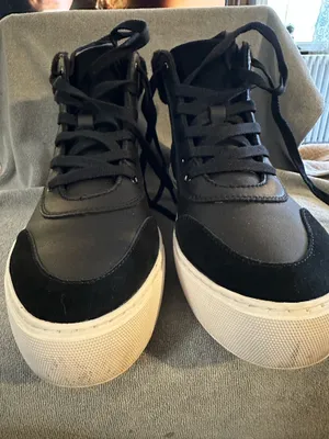 UGG Women’s Sneakers thumbnail 1