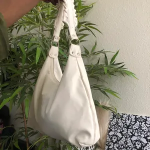 White Coquette leather shoulder hand bag purse with ruffle detail strap thumbnail 4