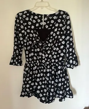 Abercrombie Fitch Black Floral Romper Front Cutout Pockets 3/4 Sleeve S thumbnail 1