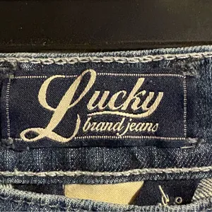 Lucky Brand Jeans Women's 4 / 27 Logan Classic Rider Crop Denim Mid Rise‎ Casual thumbnail 3