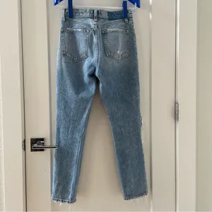 Abercrombie and Fitch Mom Jeans Ripped Distressed Jeans Size 25 thumbnail 2